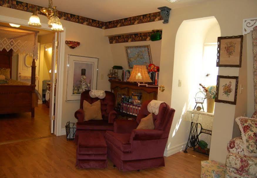 A Walk In The Woods Bed And Breakfast Southold Exterior photo
